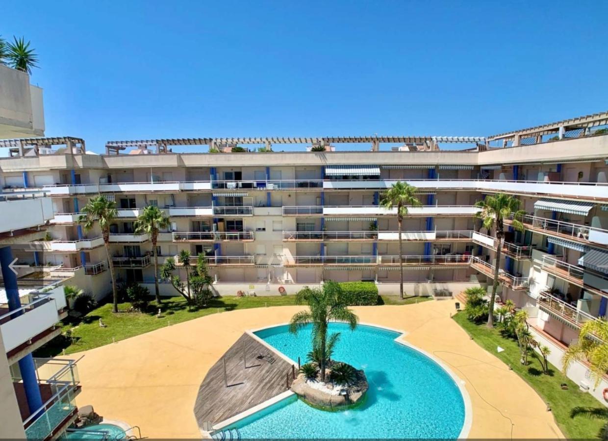 Superbe Appartement Avec Solarium Et Piscine Communautaire Roses Exterior foto