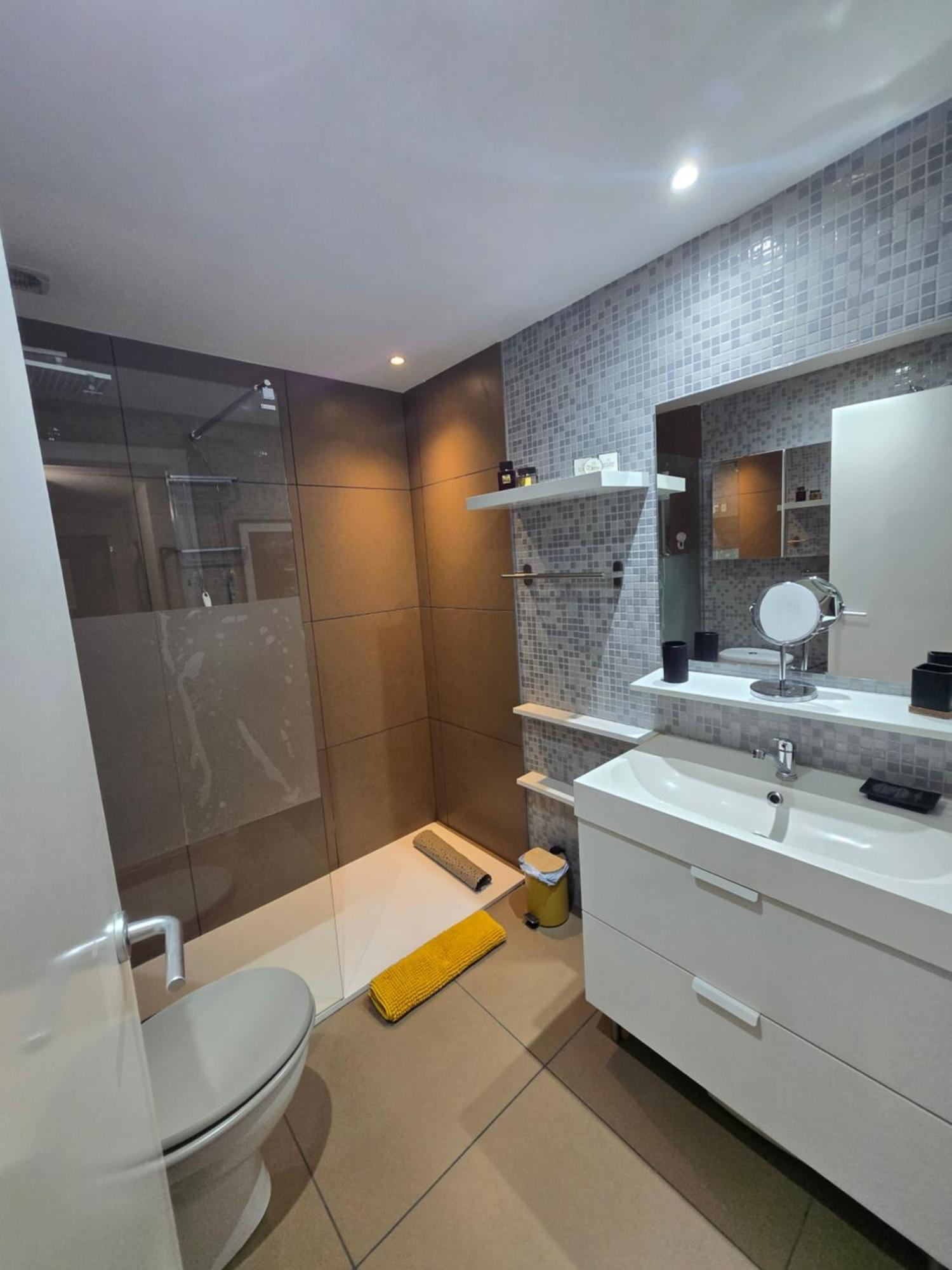 Superbe Appartement Avec Solarium Et Piscine Communautaire Roses Exterior foto